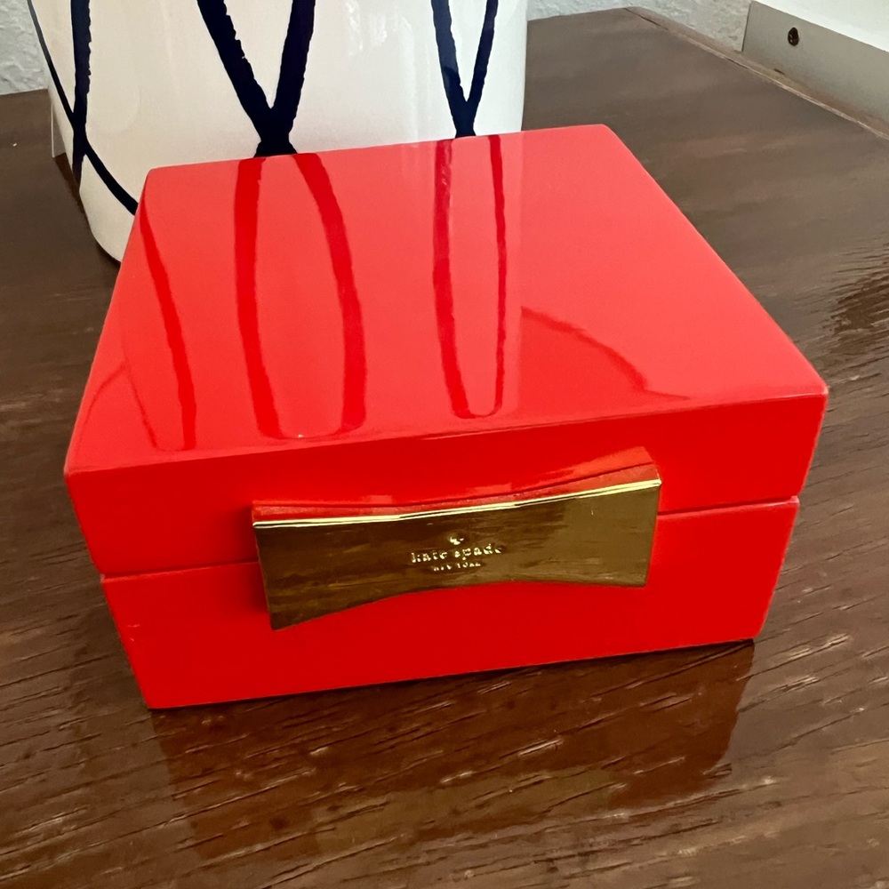 Kate Spade Garden Street Red Lacquer Square Jewelry Box 4x4